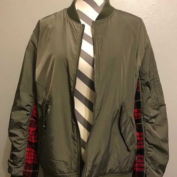 Kendall + Kylie  Green Bomber Jacket - Picture 1 of 3